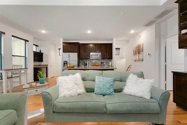 Photo - 1841 Radcliffe St