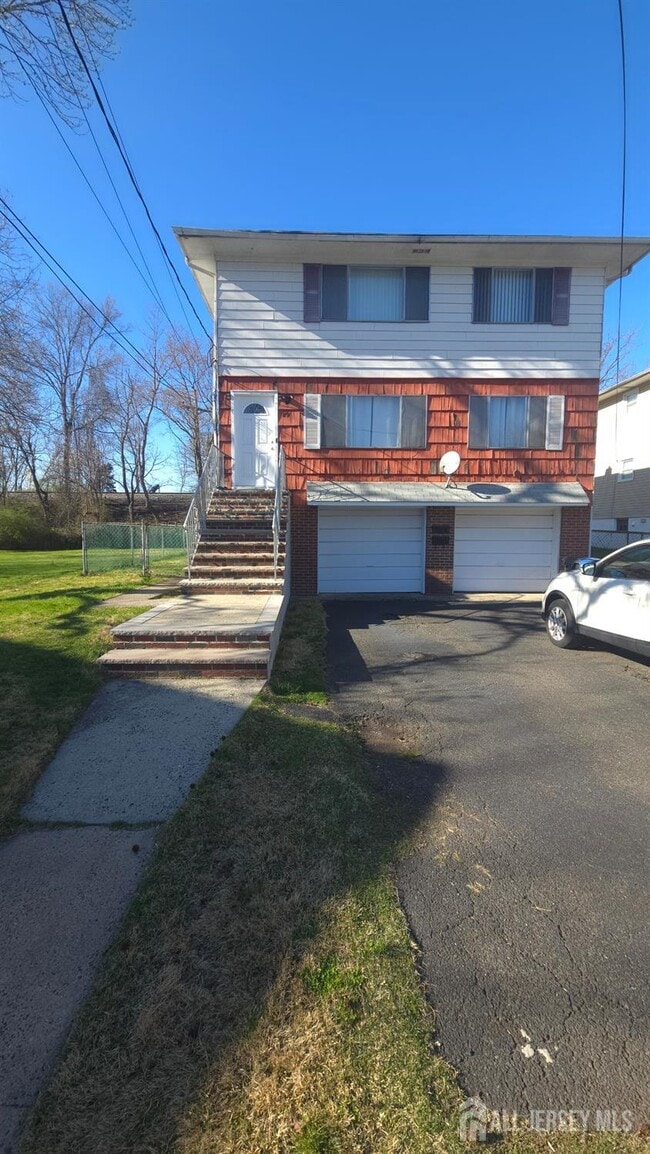 Building Photo - 89 Van Buren Ave Unit 2