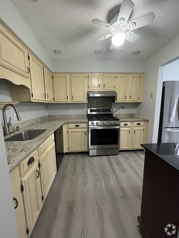 Building Photo - 3035 Squire Blvd Rental