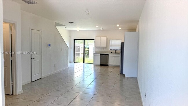 Photo - 322 NE 1st Ave