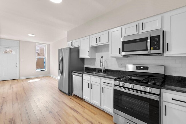Building Photo - 428 N Patterson Park Ave Rental
