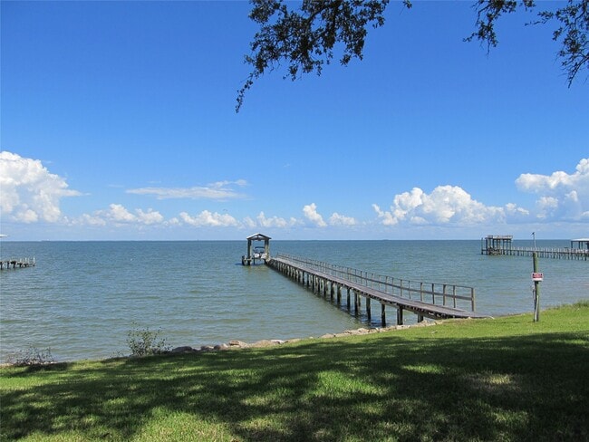 Building Photo - 3 Avenue E