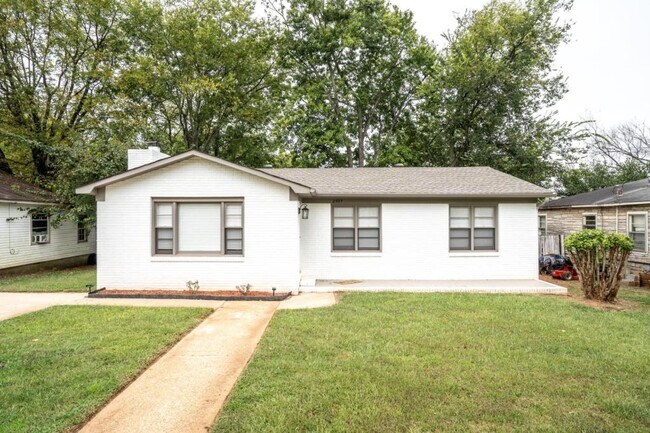 Photo - 2505 Virginia Blvd NW
