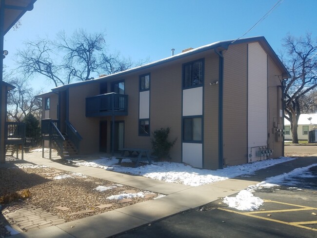 Building Photo - 201 Macon Ave Unit 201 Macon #2