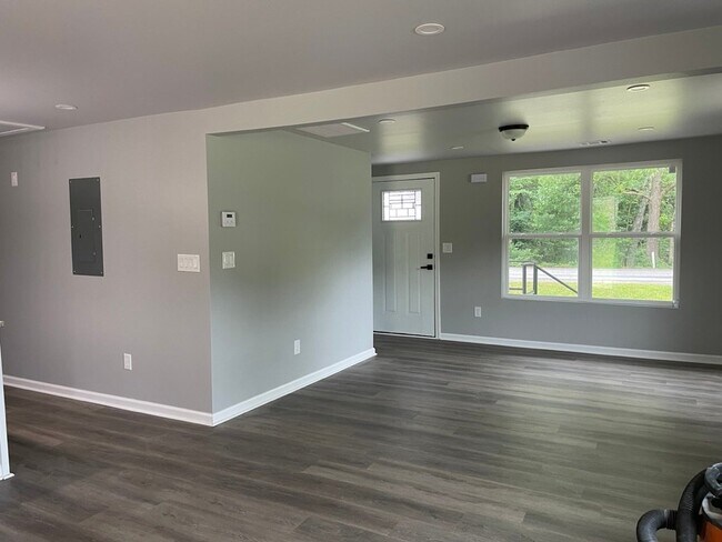 Photo - 1274 Benton St NW