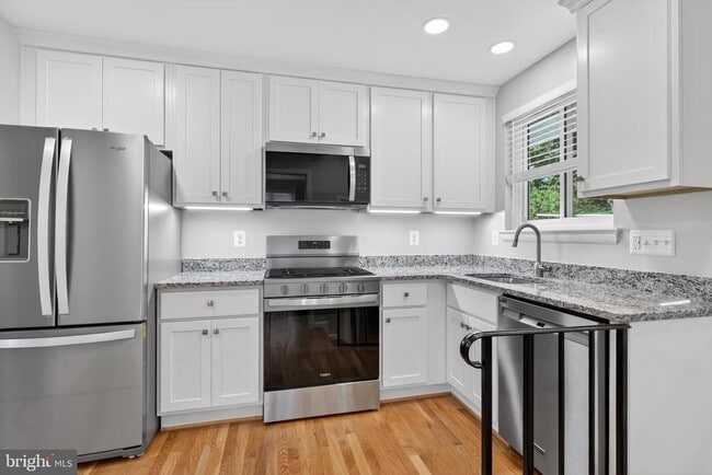 Photo - 4625 Strathblane Pl