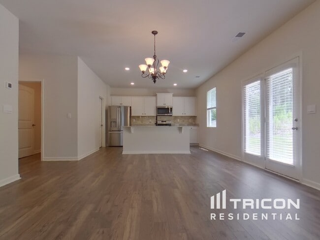 Photo - 249 Creekview Wy