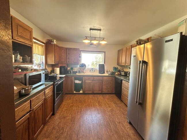 Photo - Large 5 bed 2.5 bath in peaceful county se...