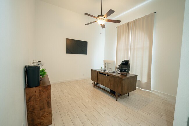 Photo - 1502 White Tail Ln