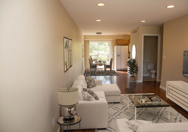 Photo - 2680 Beverly Ave