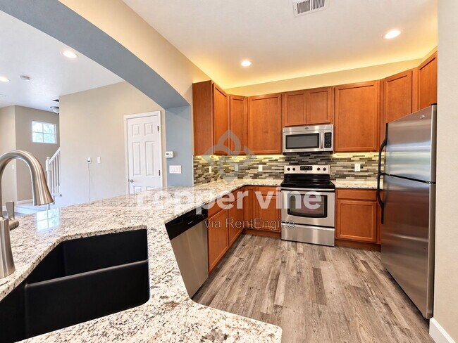9745 Dexter Ln