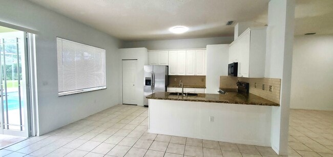 Photo - 420 SE 23rd Ln