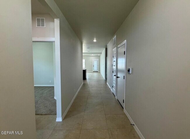 Photo - 7409 Scarlet Oak Pl