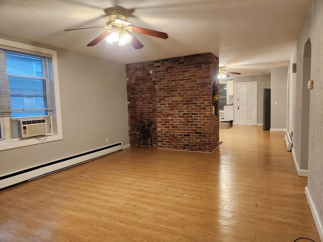 Photo - 186 Auburn St Unit 1