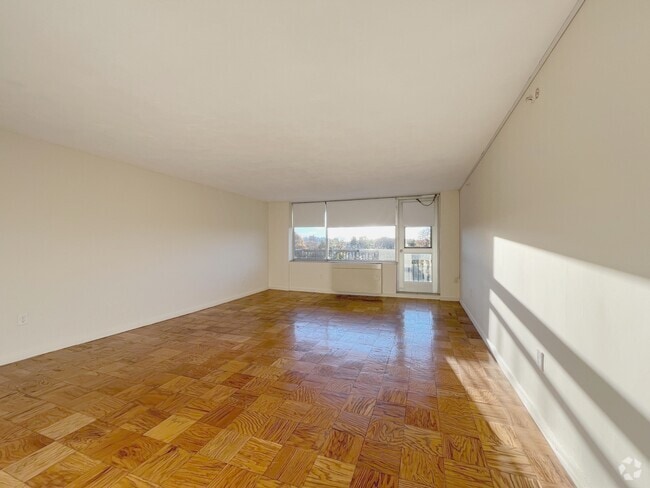 Building Photo - 57 Monmouth St Rental