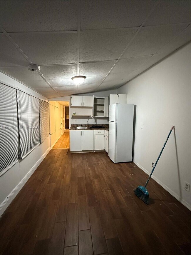 Photo - 700 SW 8th Ave