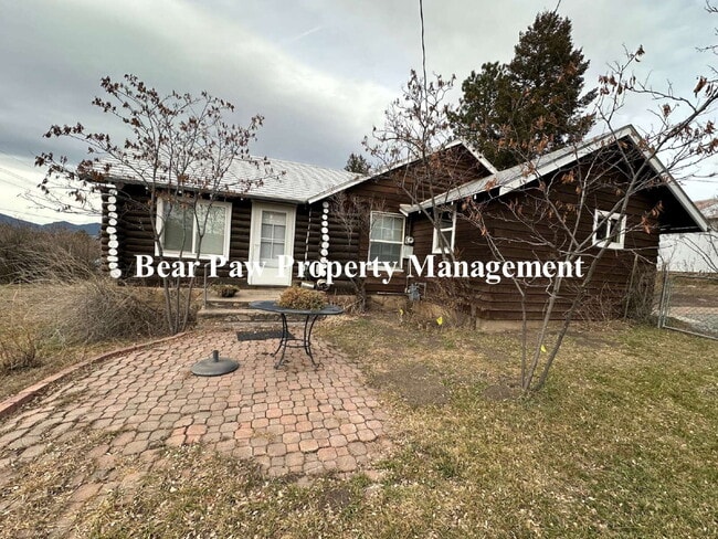 Building Photo - "Charming cabin in Evergreen"