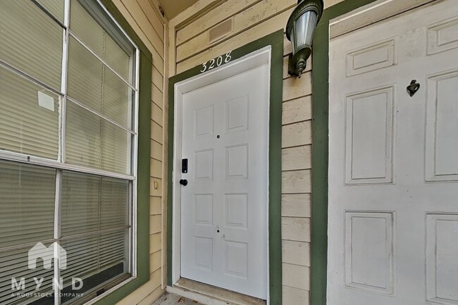 Building Photo - 6500 Harbor Town Dr