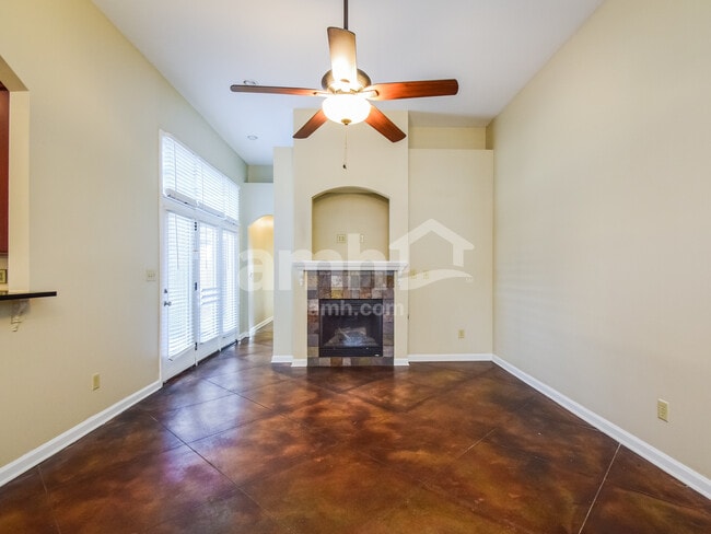 Photo - 2406 Lake Garden Dr