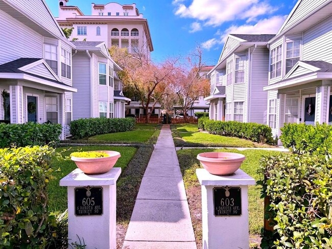 Building Photo - 603 S Dakota Ave Unit 5A