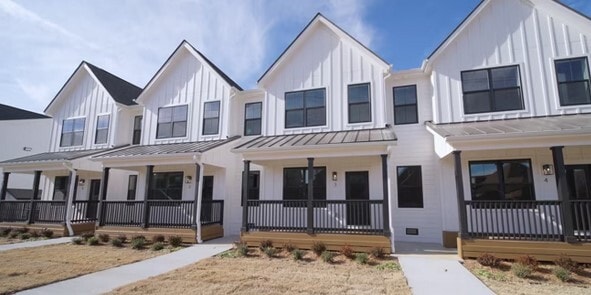 Hawthorne Row - Hawthorne Row Townhomes