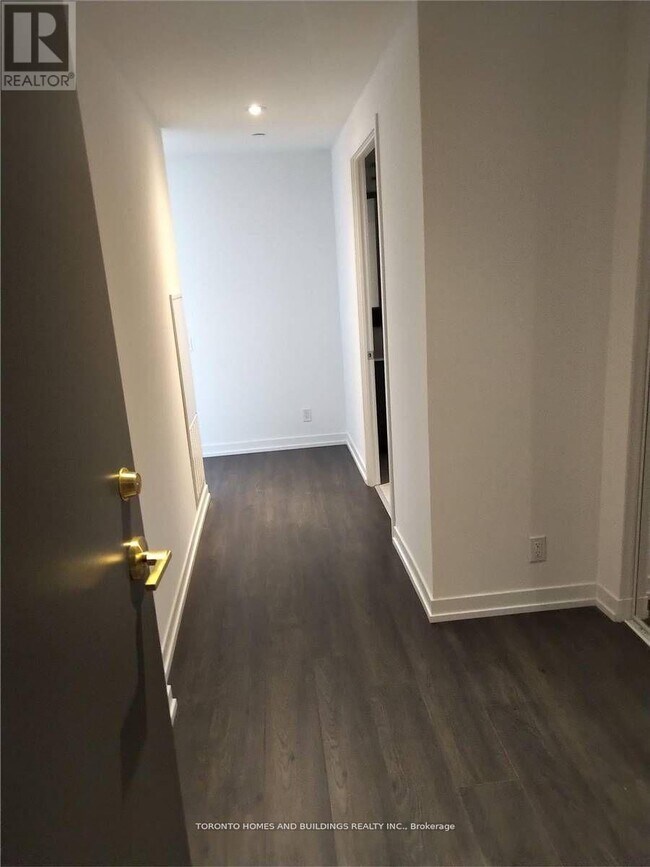 Photo - 950 Portage Pkwy Unit 907