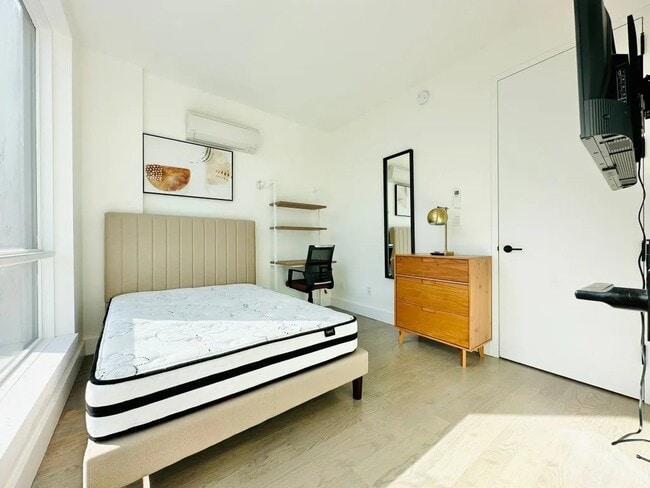 Furnished room/NOT APARTMENT