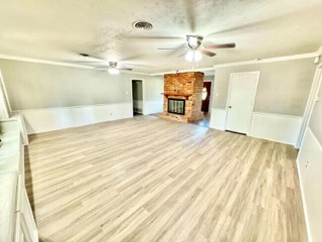 Photo - Central Lubbock 3/2/2!