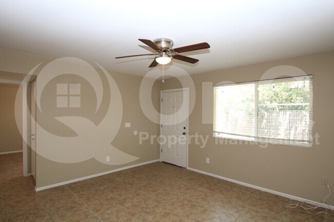 Photo - 140 E Ingram St
