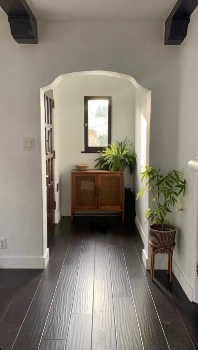 Photo - 1326 S Stanley Ave