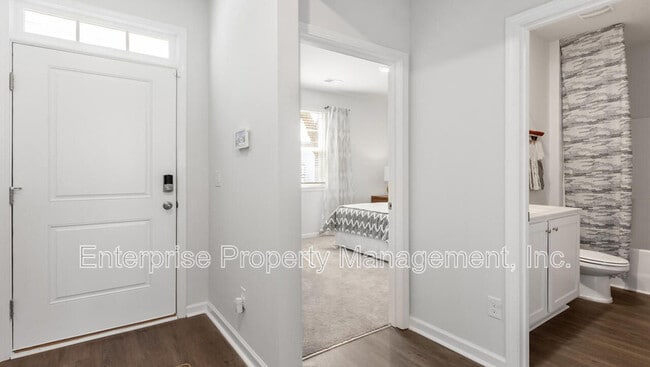 Photo - 250 Kipling Dr