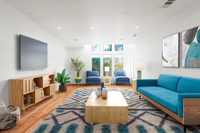 Building Photo - Rooftop Townhome- 2 Bedroom 2.5 Bathroom -...