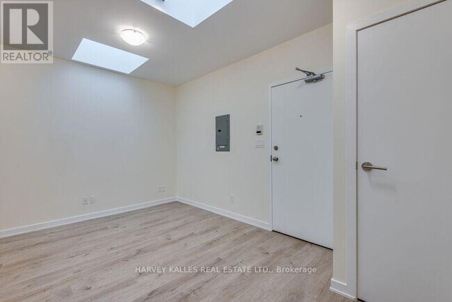 Photo - 1216 St Clair Ave W