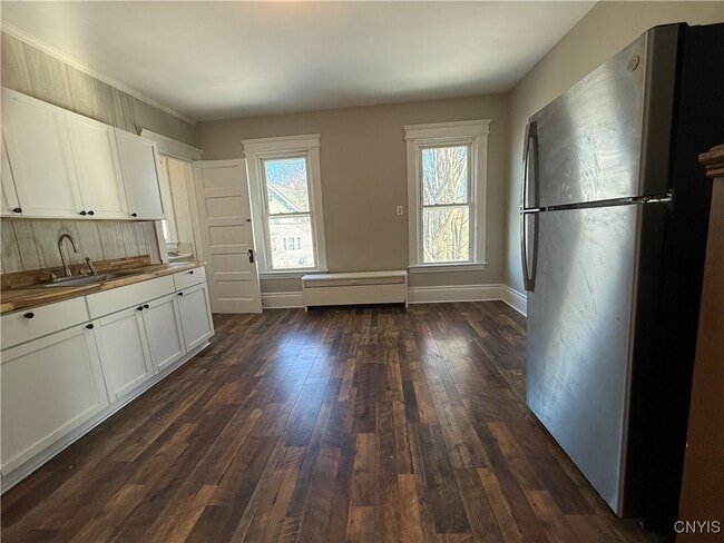 Photo - 303 Griffiths St