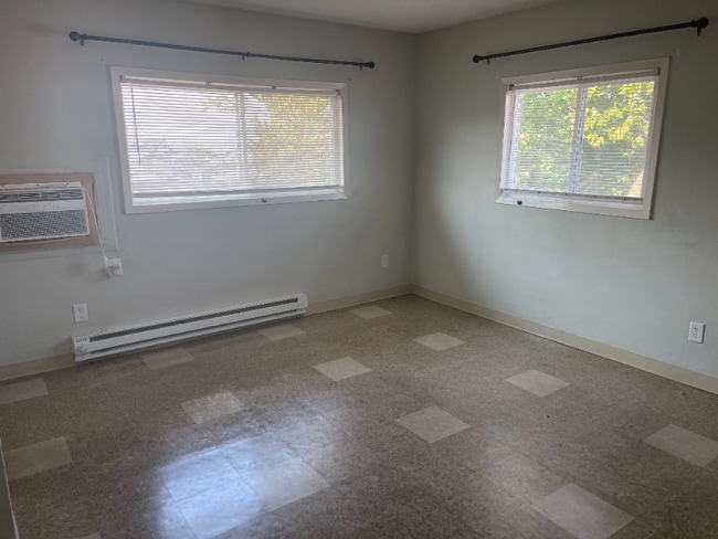 Photo - 323 S Chelan Ave