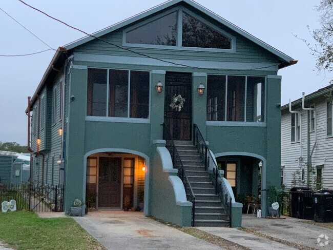 Building Photo - 1810 Moss St Rental