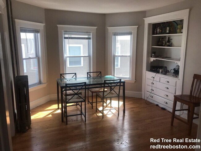 Photo - 129 Brooks St Apartments Unit 2