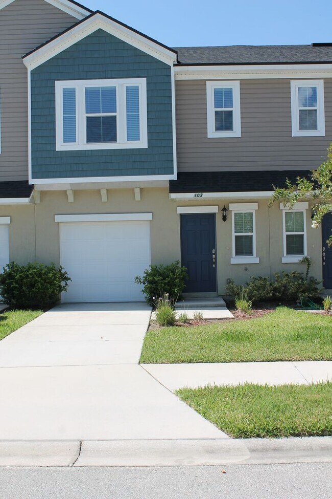 What A Deal! 2-bedroom 2.5 bath Townhome i... - What A Deal! 2-bedroom 2.5 bath Townhome i...