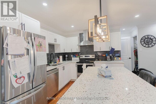 Photo - 60 Fiddlers Green Rd