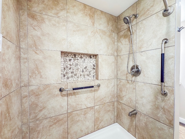 Photo - 385 Kahoolawe St Casa