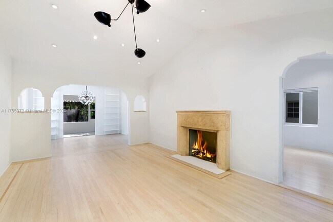 Photo - 774 NE 74th St