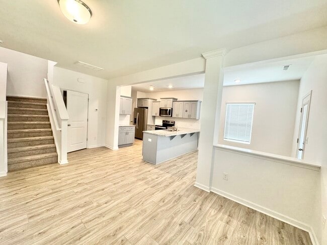 Photo - On quiet, dead end Street 3 bedroom 2 1/2 ...