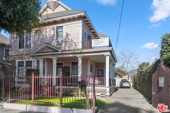 Building Photo - 1223 W 23rd St Rental