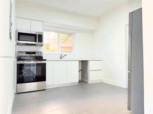 Photo - 7325 Byron Ave Unit 3