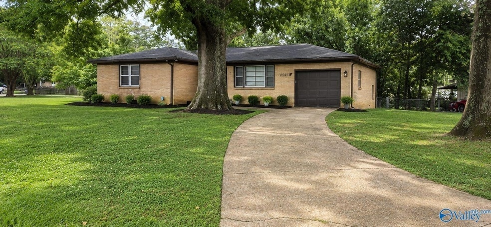 Photo - 2212 La Salle Rd NW