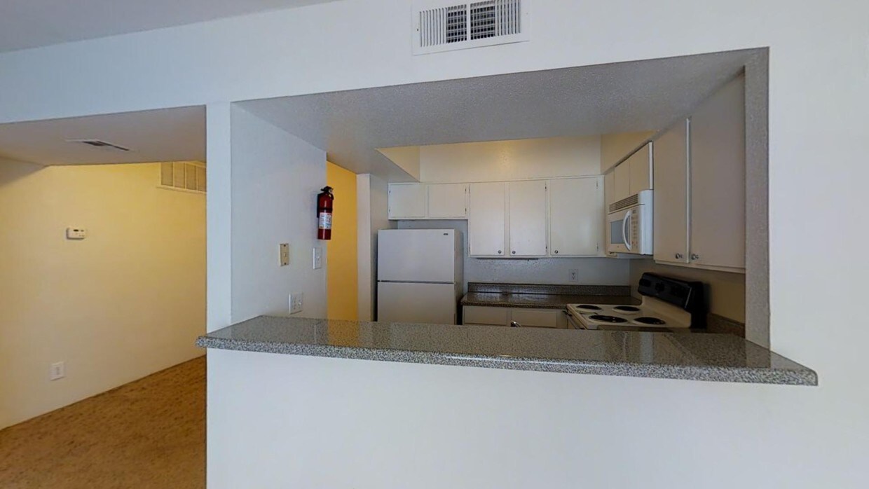 Photo - Carelton Courtyard Apartments