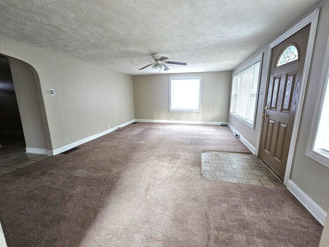 Photo - Charming Corner Lot House in Cadillac, Michigan