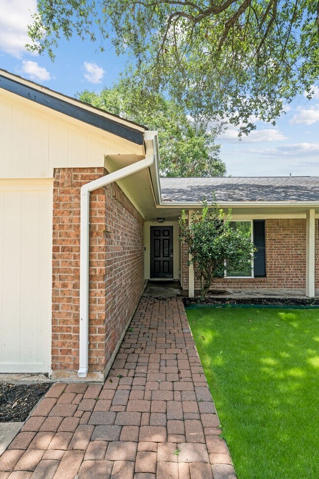 Photo - 2523 Village Oak Dr.