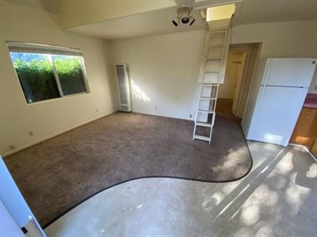 Photo - 1213 Spear Ave Unidad B