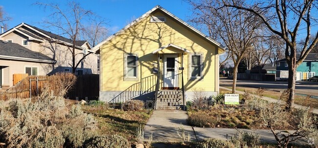 Building Photo - 1590 S Grant Ave Rental